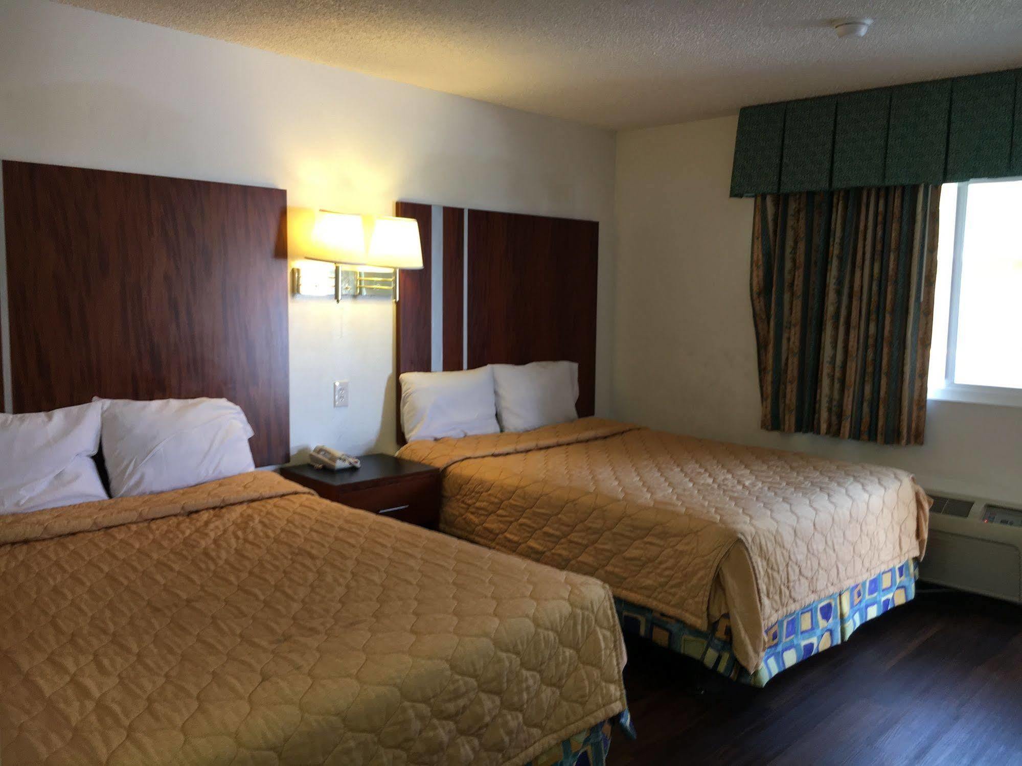 Riverside Inn & Suites Exterior foto