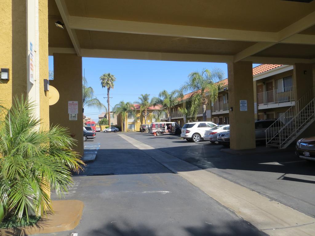Riverside Inn & Suites Exterior foto
