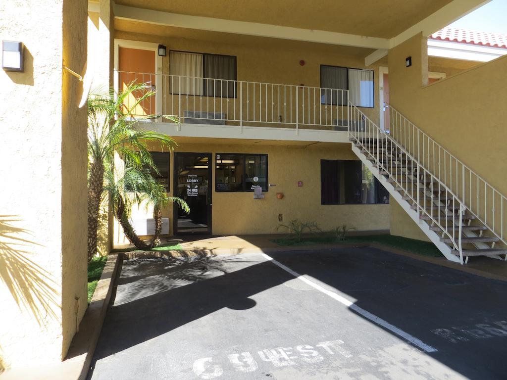 Riverside Inn & Suites Exterior foto