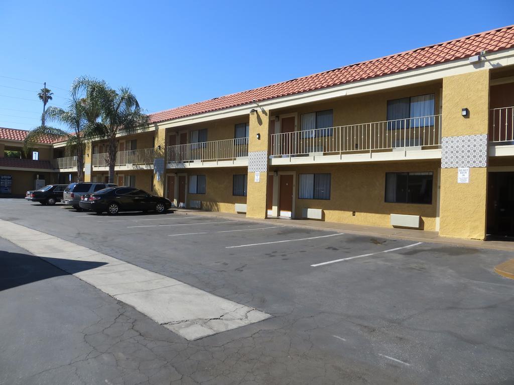 Riverside Inn & Suites Exterior foto
